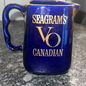 24 Oz SEAGRAM’S VO CANADA VINTAGE MUG. Blue with gold trim. Like new. Great gift